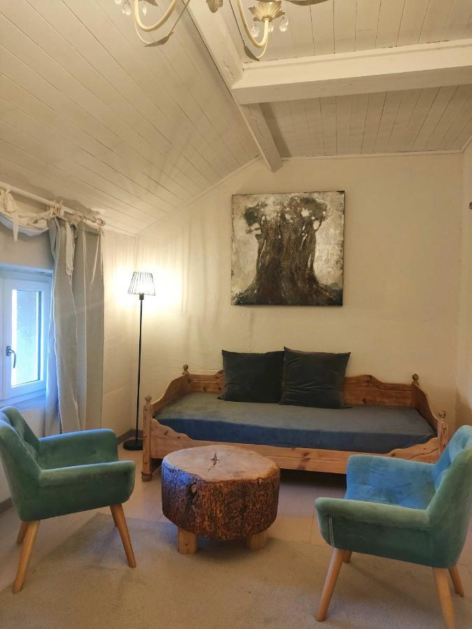 Les Muzards Hotel Chatel-Montagne ภายนอก รูปภาพ